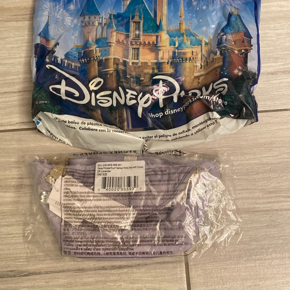 NWT Stoney Clover Lane Disney Princess Royal Treatment Fanny Pack  Crystals